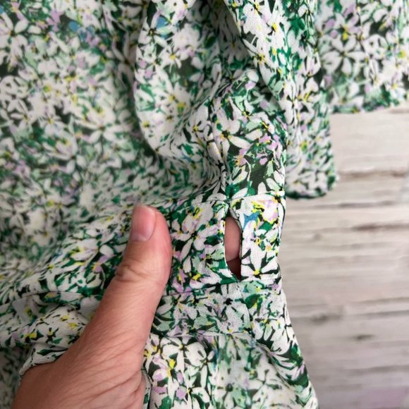 Banana republic green floral wrap blouse top size xs NWT - Picture 5 of 7